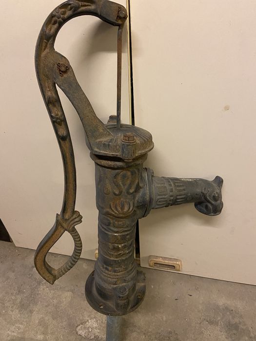 Ръчна помпа за вода