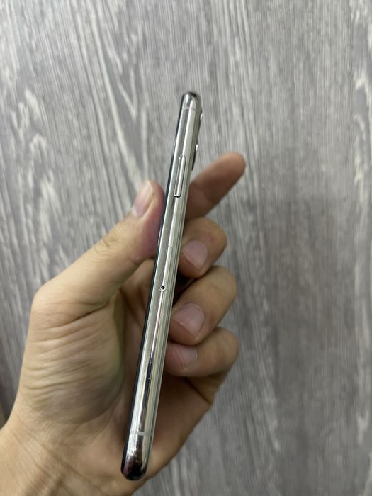 IPhone 11 Pro 64GB        .