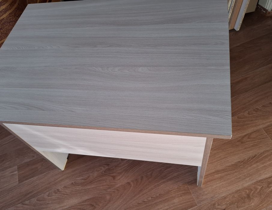 Детский стол ясень шимо светлый