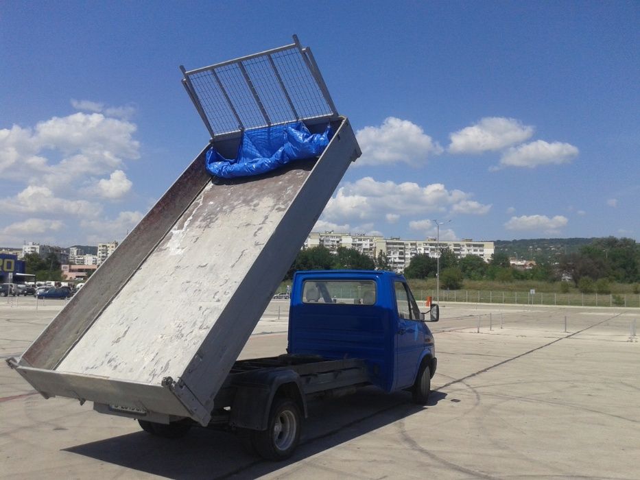 Изхвърляне строителни и битови отпадъци.Товарни услуги със Самосвал