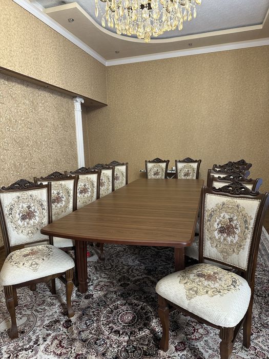 стол и стул для гостиной