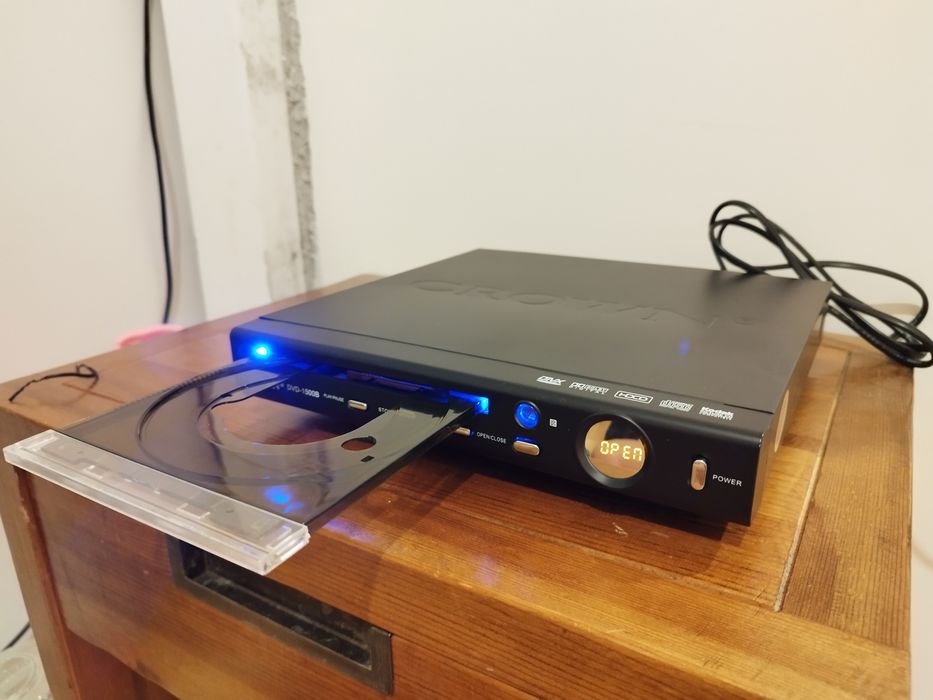 DVD плейър CROWN