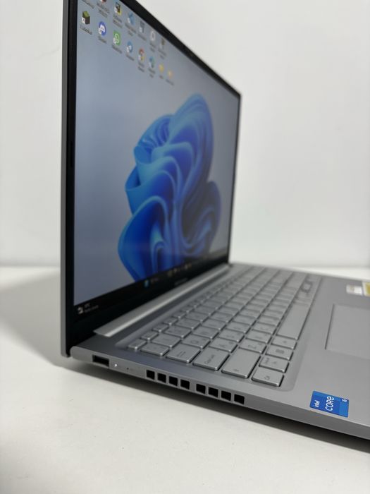 продается ноутбук Asus VivoBook