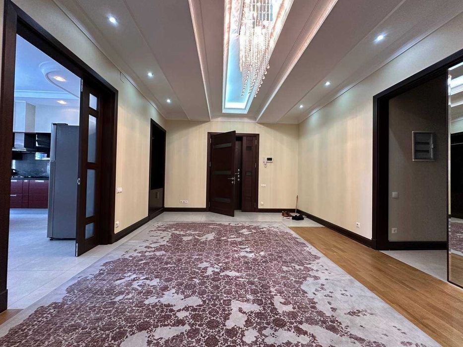 4-комнатная 213 м² ГАБУС, Ц-6, метро Минор