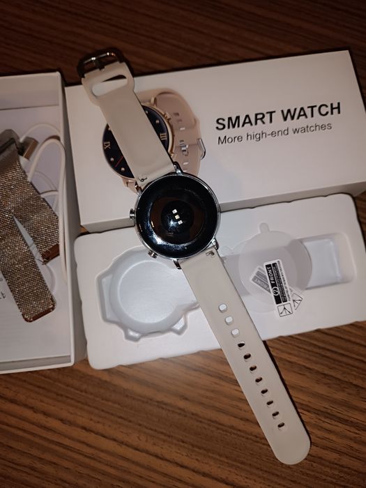 Vând Smartwatch Nou/Damă!