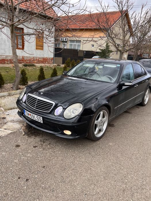 MERCEDES-BENZ E-Class