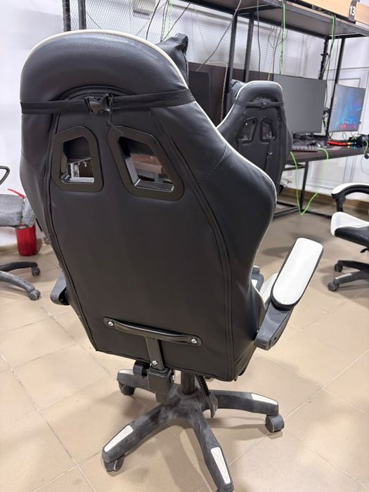 Продам игровое кресло