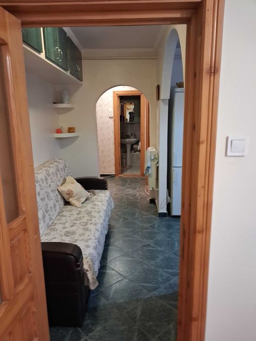 Inchiriez apartament 2 camere complet mobilat zona Energiei Bacau str.Veniamin Costache nr.2 et.4