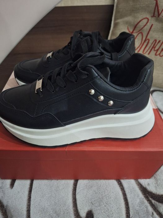 Дамски сникърси на DOCA нови за 50лв