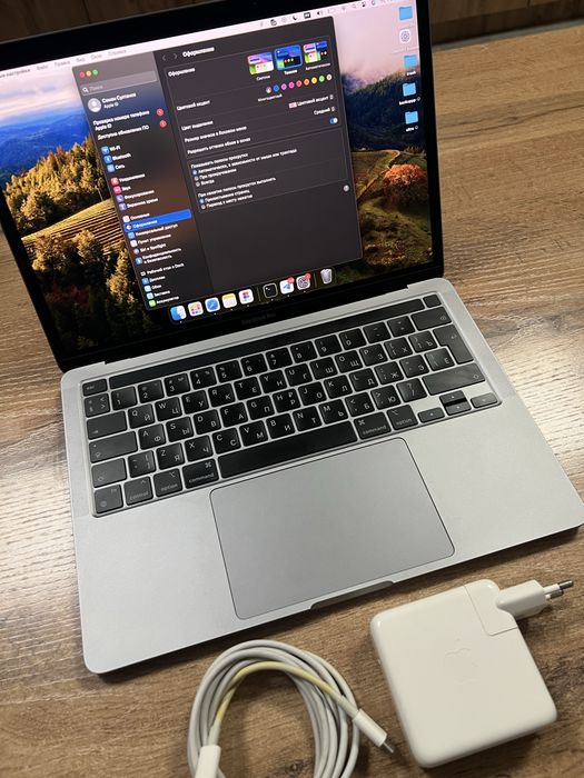 MacBook Pro 13 M1 2020 / 8GB / 512GB / Touch Bar / оригинал