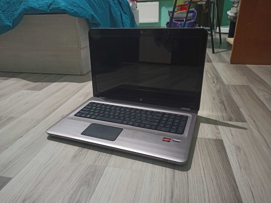 Продавам лаптоп HP Pavilion dv7-4165dx 17.3-инчов - цял, за части.