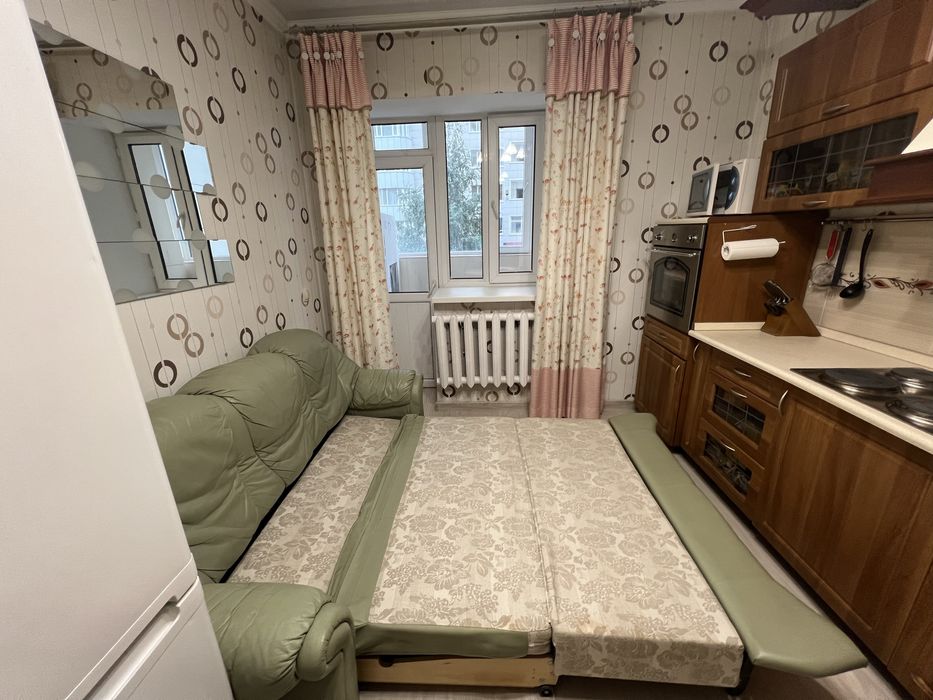 Кожаный диван срочно