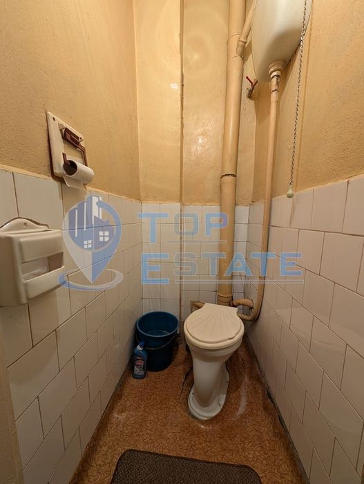 Тристаен тухлен апартамент в центъра на град Стражица