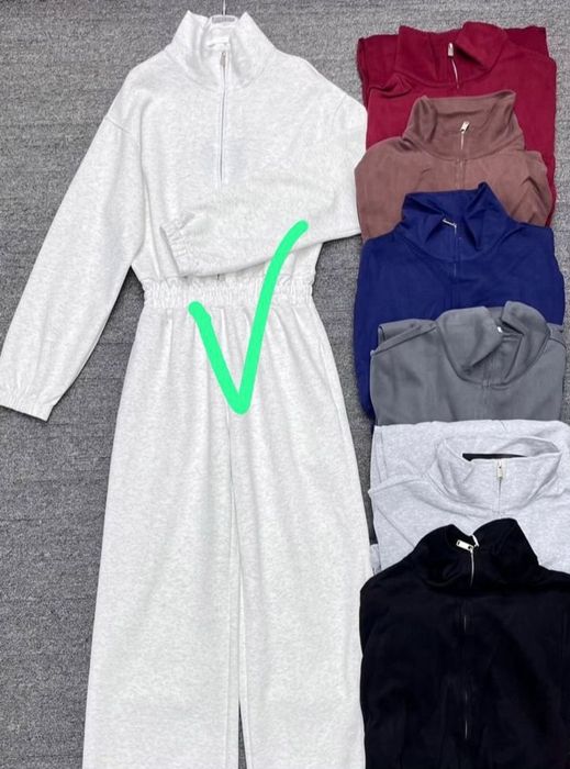 Продам женский костюм