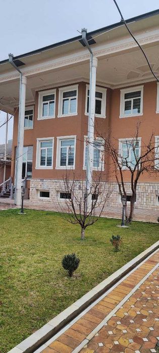 ул.А.Каххара Яккасарай Тухона 10-сот 11-комн 372 м² 2-этажа бассейн