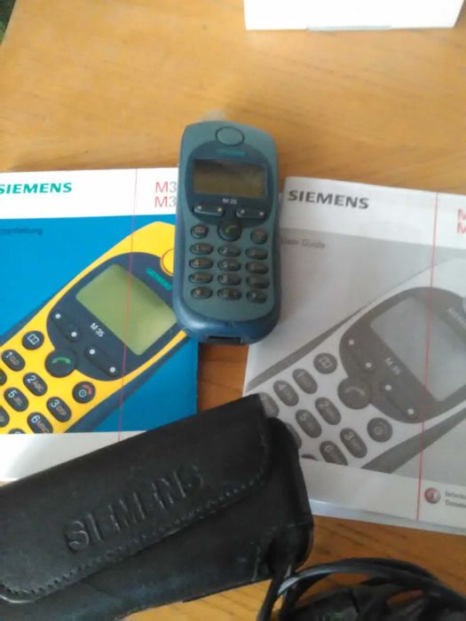 Стар мобилен телефон Сименс м35i