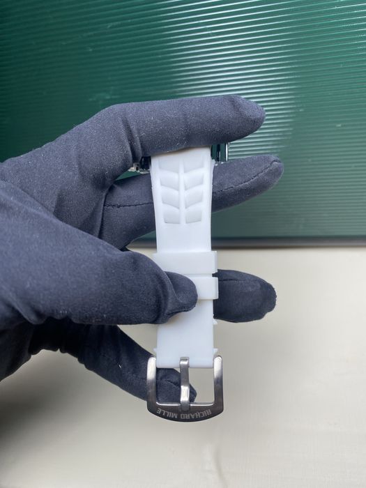 Часовник Richard Mille бял