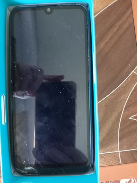 Смартфон срочно продаеться