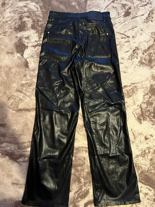 Кожен панталон Bershka + подарък