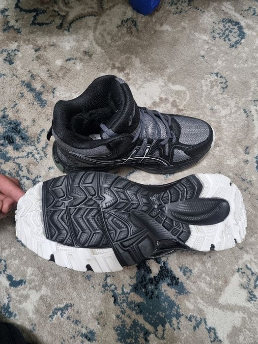 Asics zimni krasofka sotiladi yangi