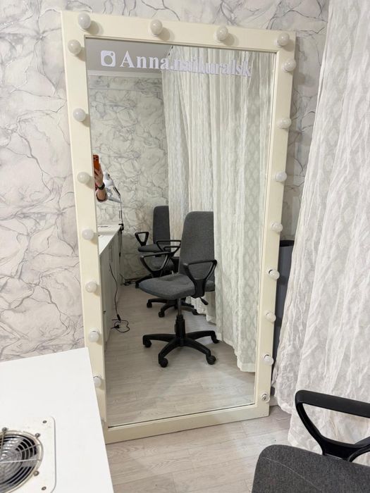 Зеркало напольное