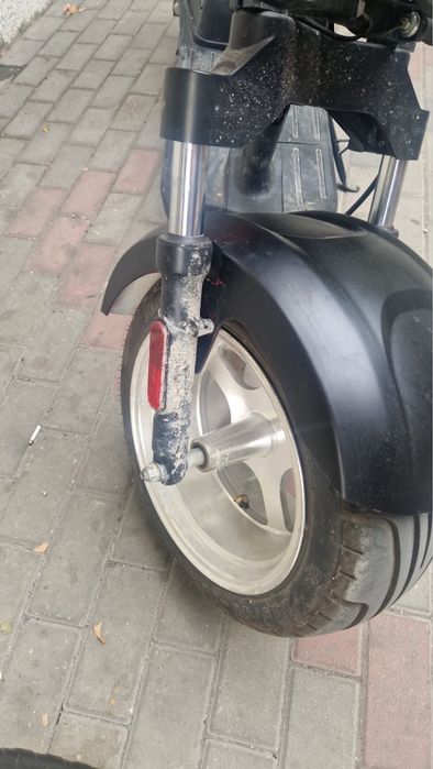 Електрически скутер тип чопър