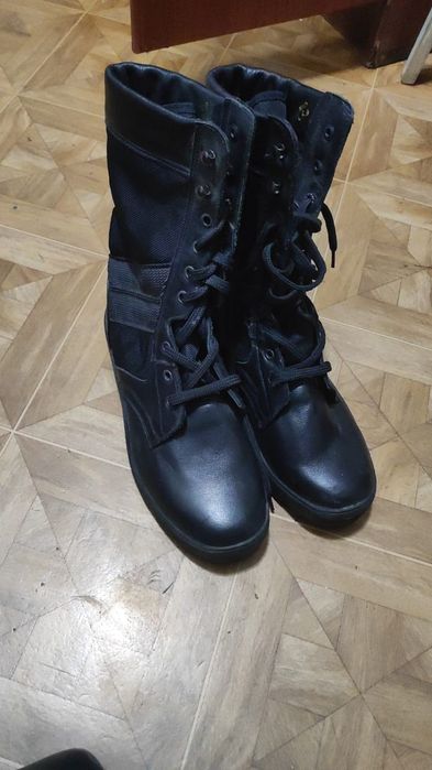 Срочно пролам берцы