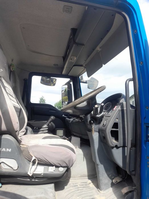 Camion basculabil cu macara MAN TGM18.240