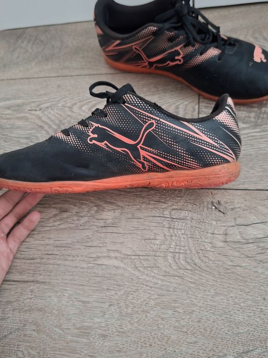 Ghete fotbal puma de sală