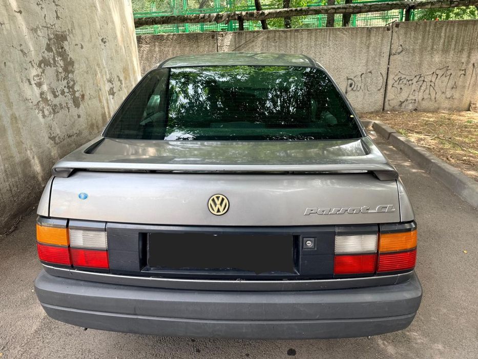 Продам Volkswagen Passat b3 седан