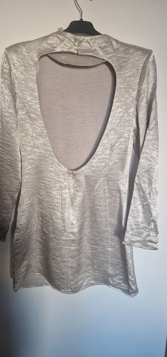 Rochiță nouă cu spatele gol