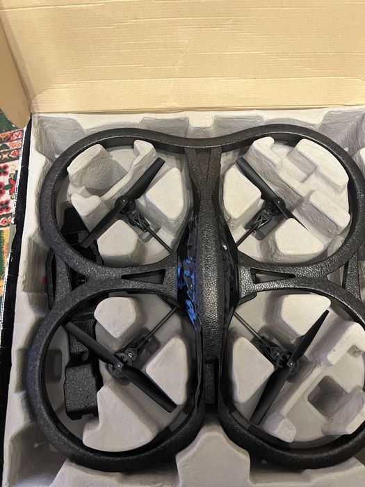 Drona Parrot Ar Drone 2.0 power edition