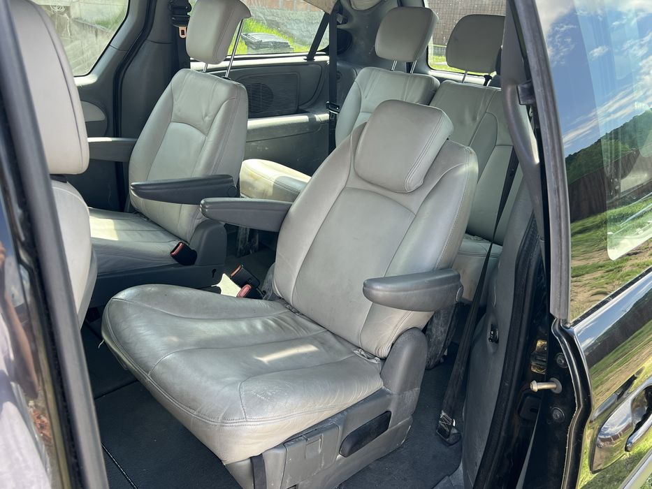 Chrysler Grand Voyager SE 3 3 benzină automată   7 locuri