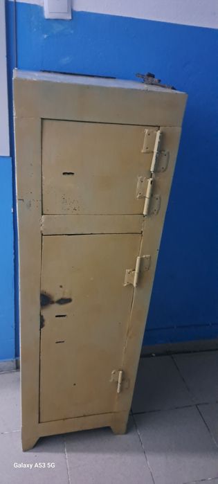 Продам железный сейф