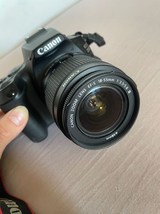 Aparat foto Canon EOS 250D