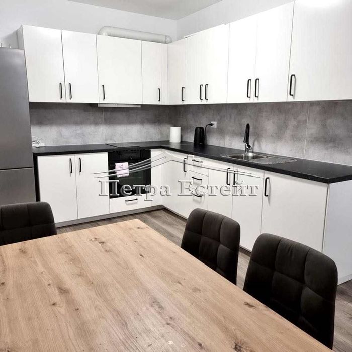 Дава се под наем Двустаен апартамент в к.к. Св.Св. Константин и Елена - 95 кв.м за 550 € - Снимка #6