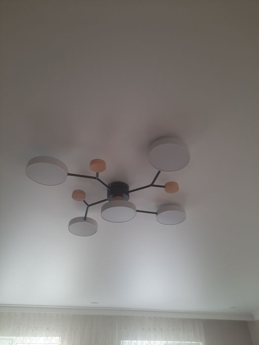 Продаётся люстра