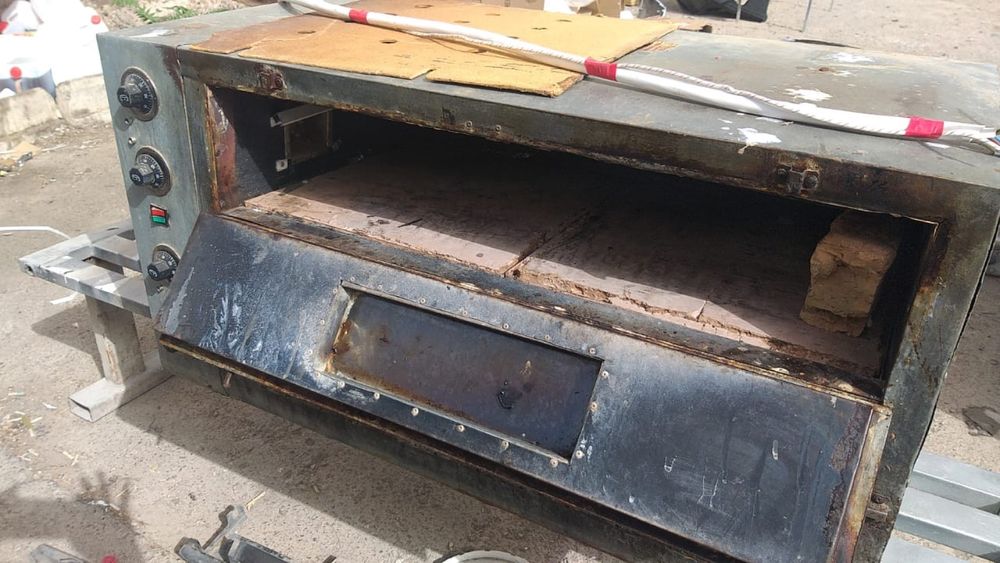 Продаю пиццу печь