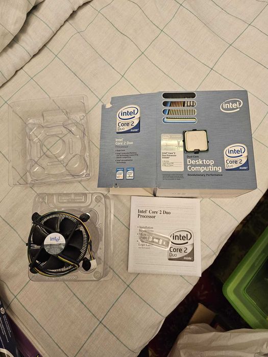 Vand kit PC: placa de baza, procesor, placa e sunet, memorii, DVD writer