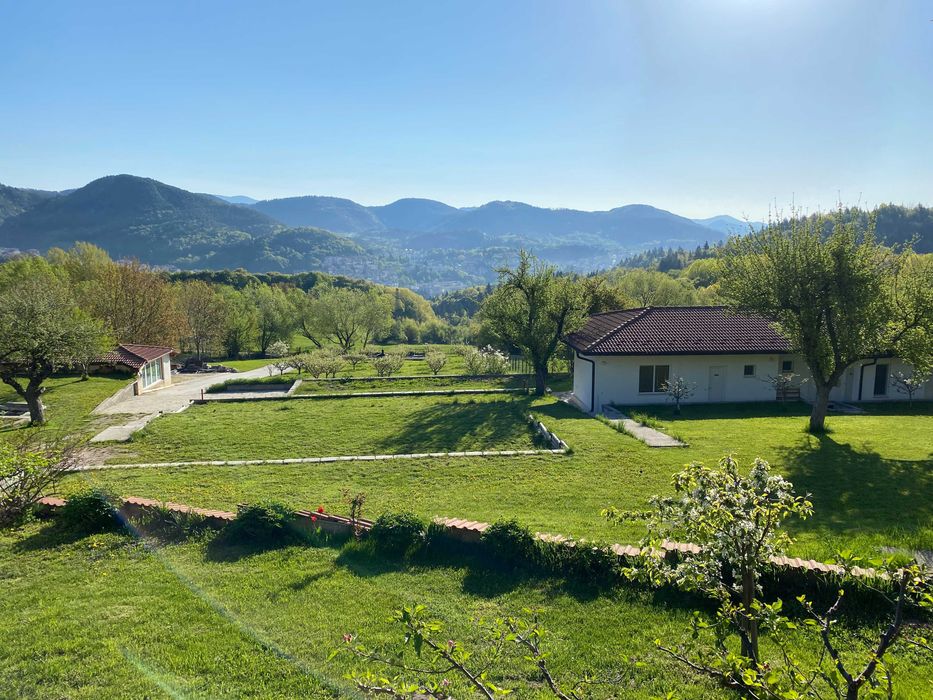 Имение с гледка към гр. Смолян