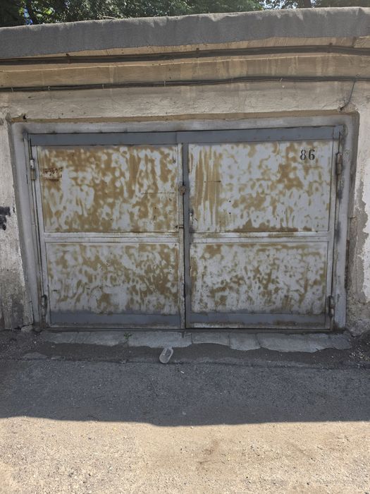 Продам гараж 18 кв.метроа
