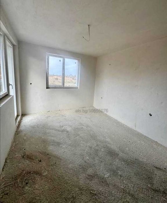 Предлагаме еднофамилни къщи в град Поморие