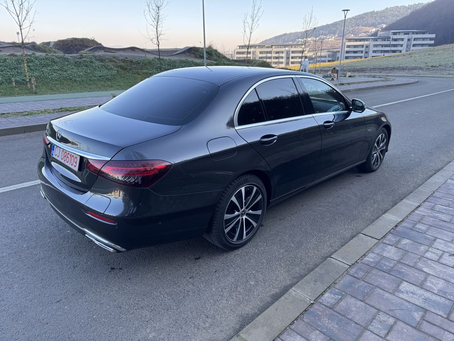 Mercedes E 300 e Plug-In Hybrid An 2021, Benzina + Electric