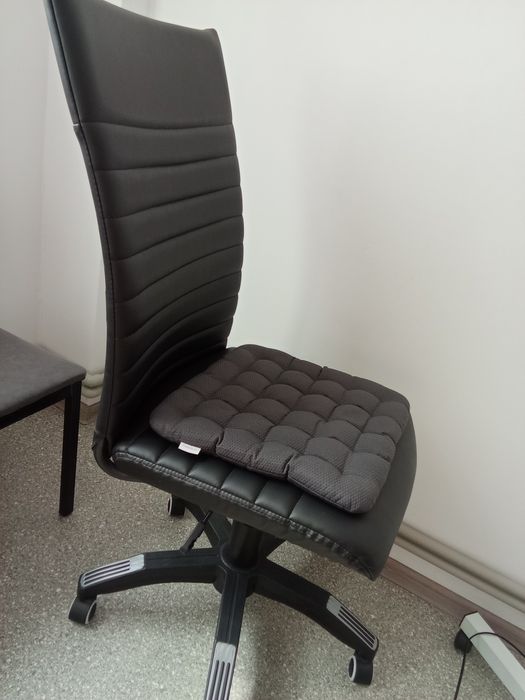 Официальный кресло