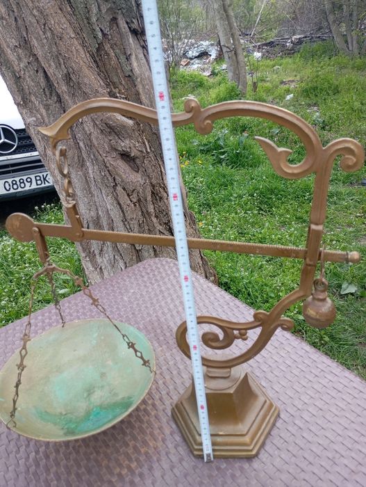 Стар месингов кантар (антика)