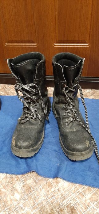 Продаются новые сапоги и берцы