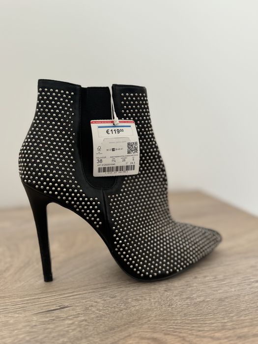 Обувки на висок ток