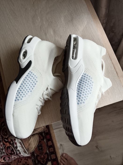 Продам кроссовки.38 размер.