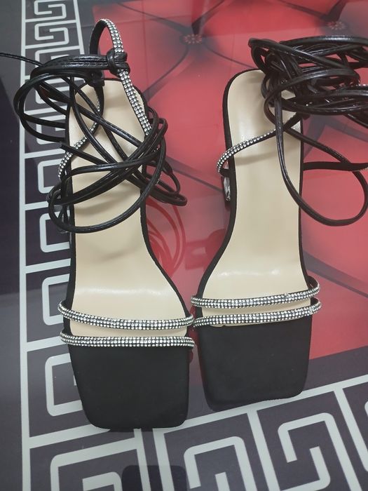 Sandale cu toc patrat