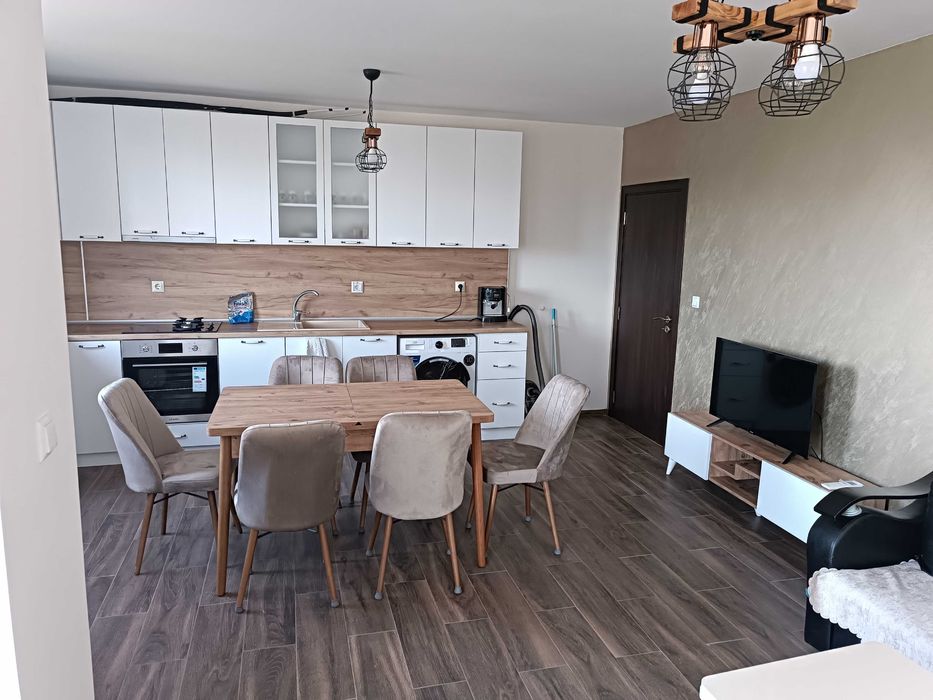 Дава се под наем Мезонет в Разград, Варош - 78 кв.м за 331.5 € - Снимка #1